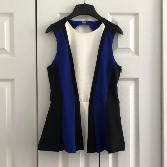 Blue cut-out flared top - Picture 1 of 3